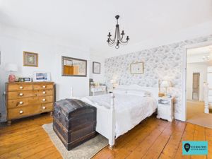 Bedroom- click for photo gallery